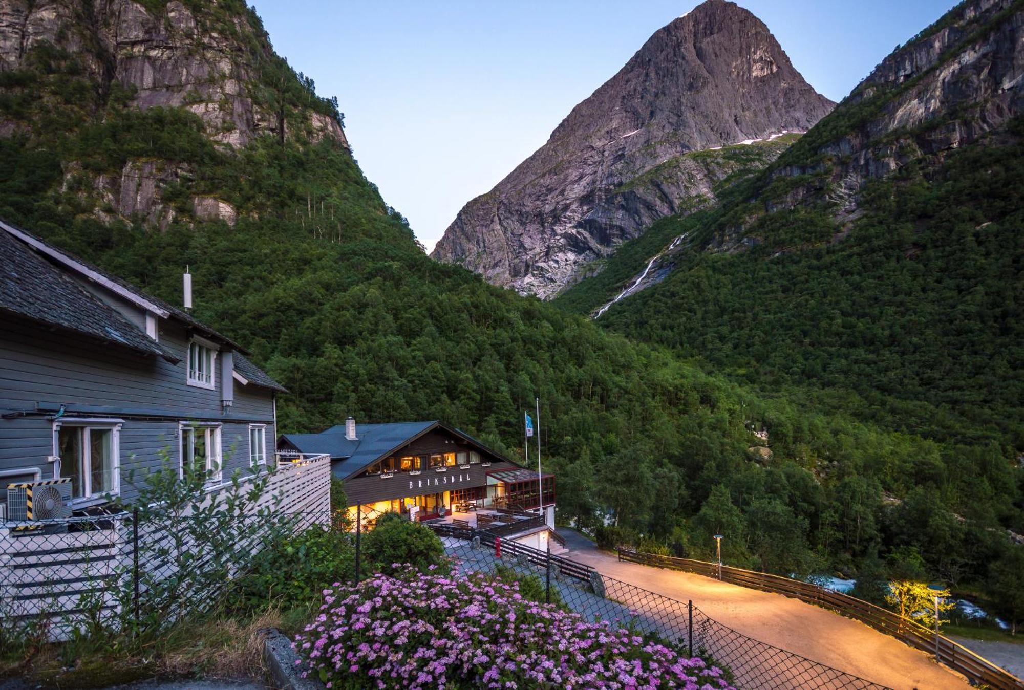 Briksdalsbre Fjellstove Hotel ภายนอก รูปภาพ