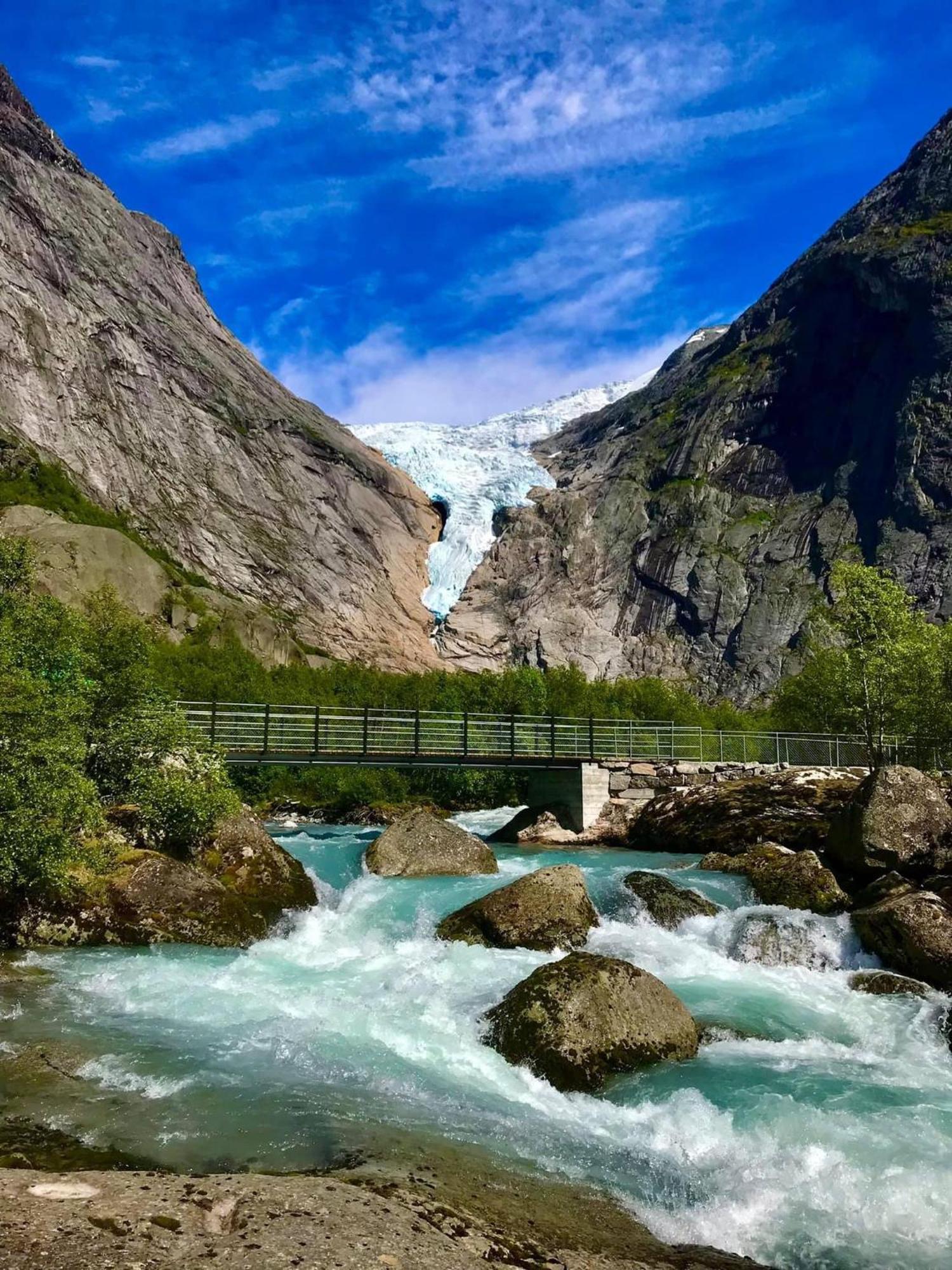 Briksdalsbre Fjellstove Hotel ภายนอก รูปภาพ