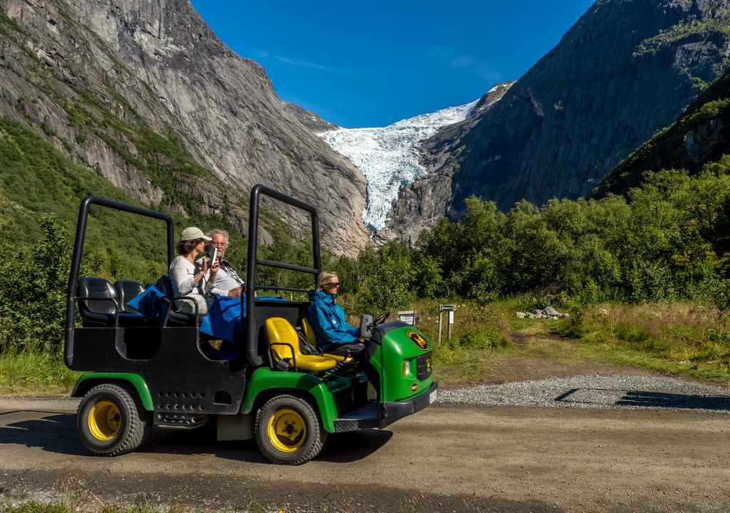 Briksdalsbre Fjellstove Hotel ภายนอก รูปภาพ