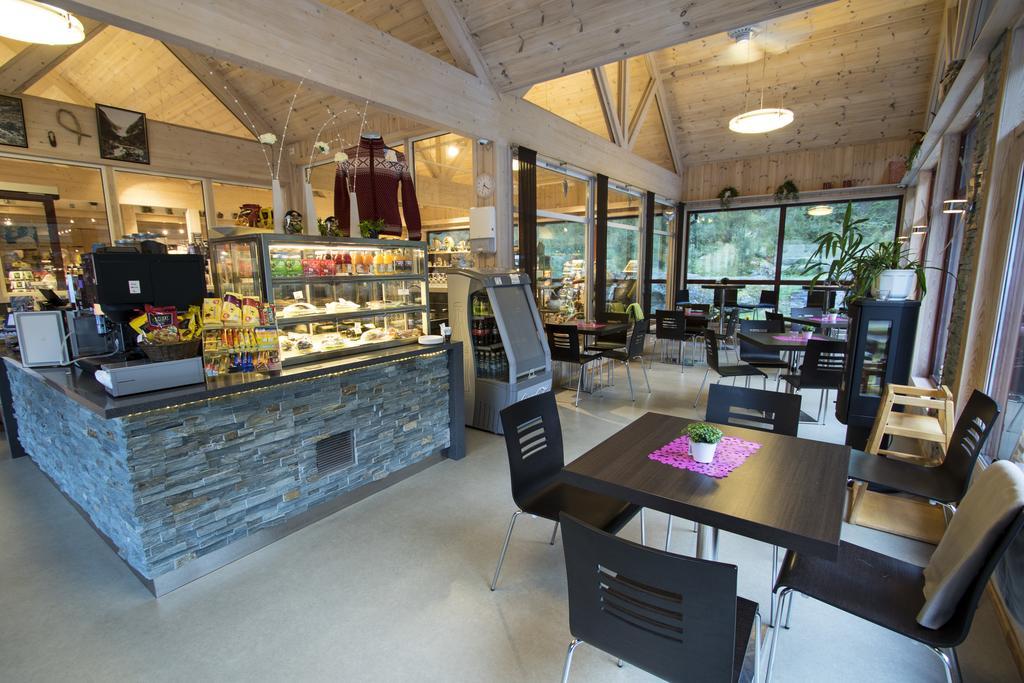 Briksdalsbre Fjellstove Hotel ภายนอก รูปภาพ